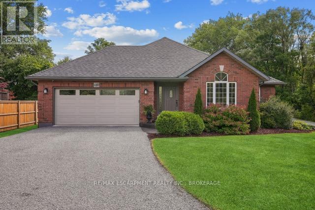 440 South Pelham Road, Welland, Ontario  L3C 3C6 - Photo 3 - X12463703