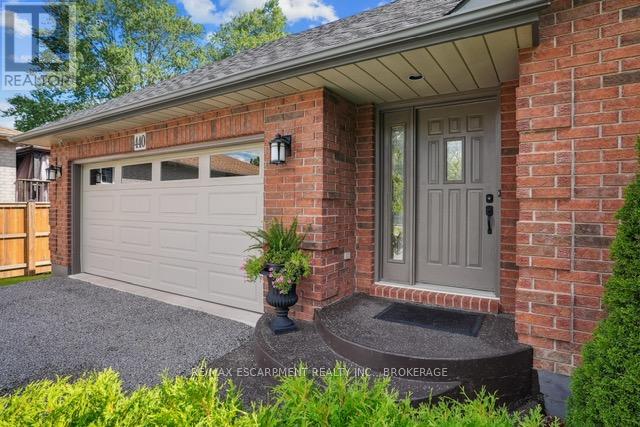 440 South Pelham Road, Welland, Ontario  L3C 3C6 - Photo 5 - X12463703