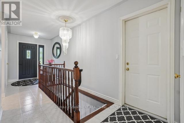 440 South Pelham Road, Welland, Ontario  L3C 3C6 - Photo 7 - X12463703