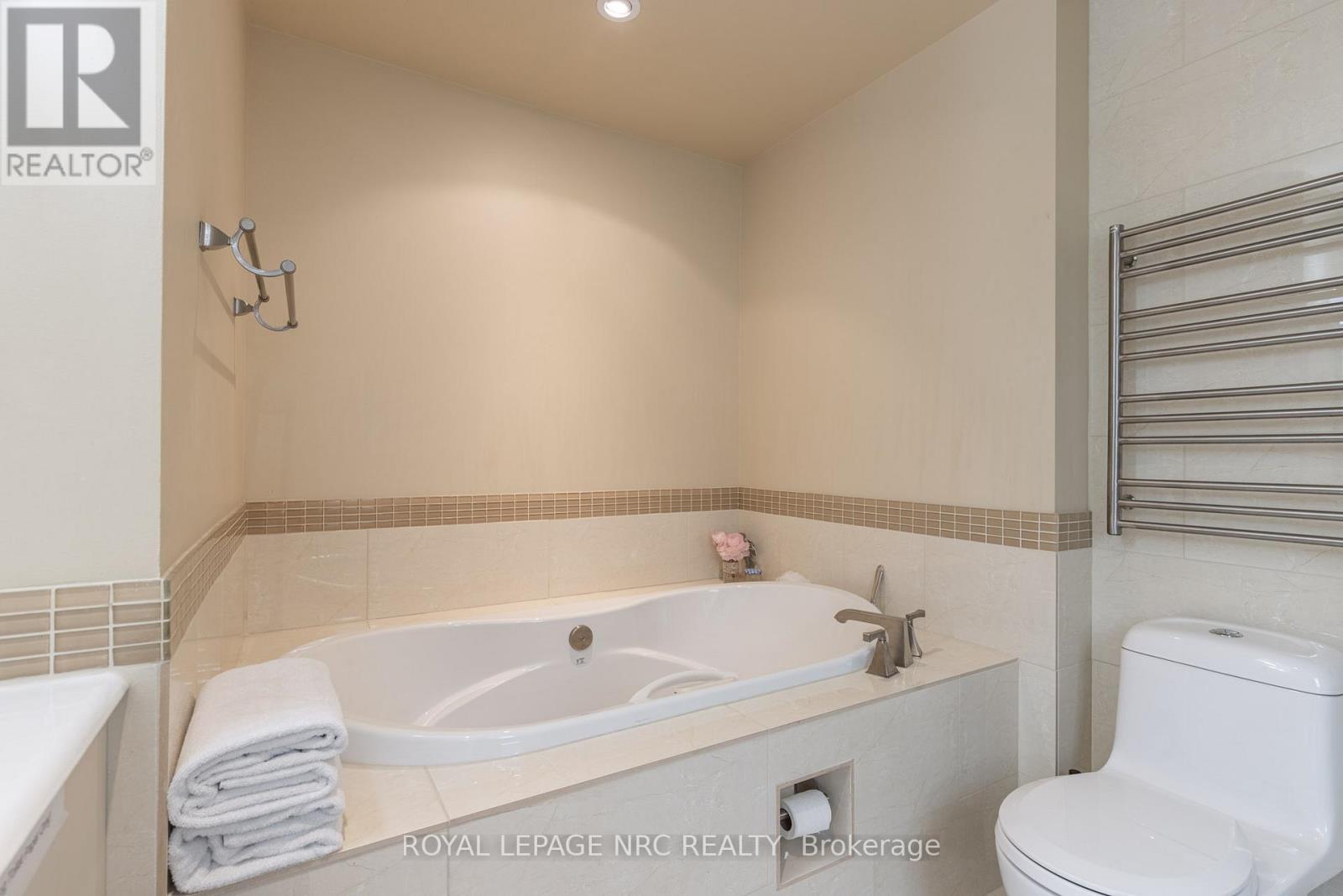 328 Niagara Boulevard, Niagara-On-The-Lake, Ontario  L0S 1J0 - Photo 33 - X12466745