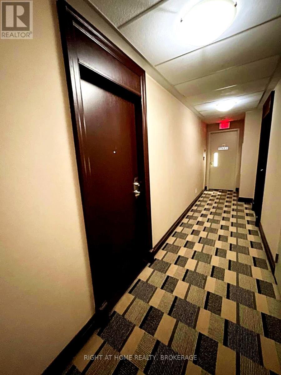 Ph101 - 208 Enfield Place, Mississauga, Ontario  L5B 0G8 - Photo 23 - W12467686