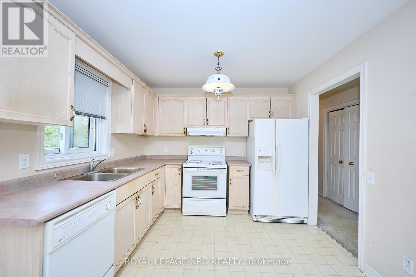 4431 Montrose Road, Niagara Falls, Ontario  K2H 1K1 - Photo 10 - X12468698