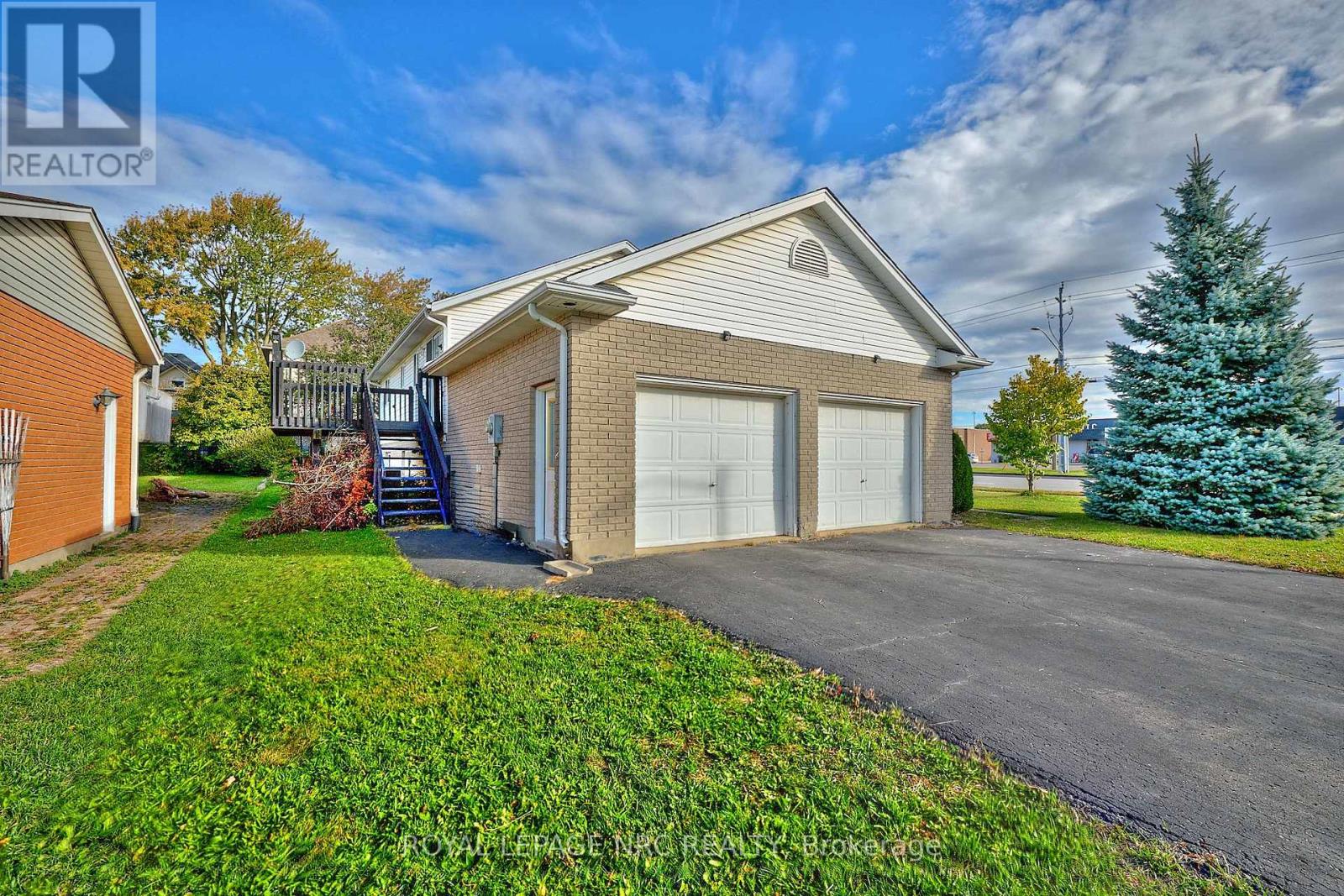 4431 Montrose Road, Niagara Falls, Ontario  K2H 1K1 - Photo 3 - X12468698