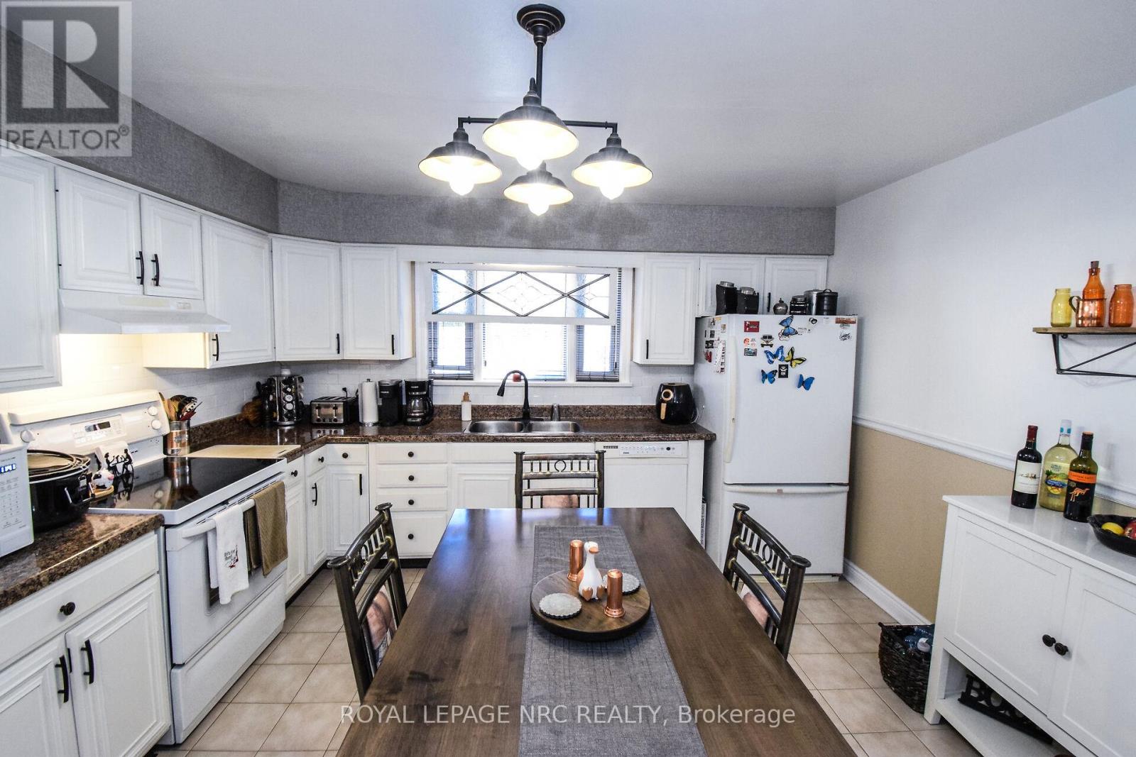 5367 Kitchener Street, Niagara Falls, Ontario  L2G 1B6 - Photo 10 - X12470099