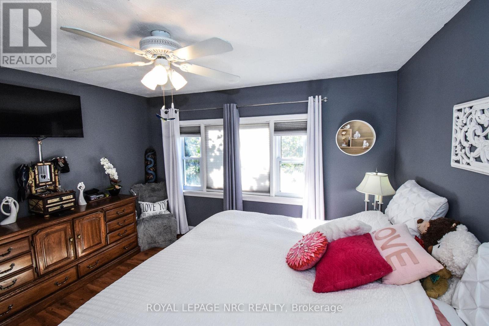 5367 Kitchener Street, Niagara Falls, Ontario  L2G 1B6 - Photo 17 - X12470099