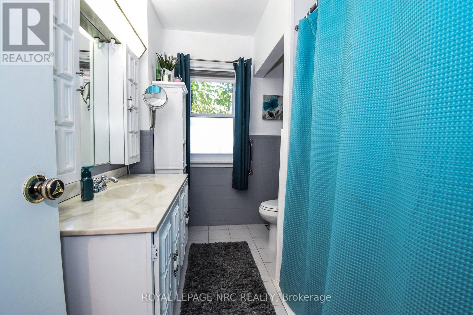 5367 Kitchener Street, Niagara Falls, Ontario  L2G 1B6 - Photo 18 - X12470099