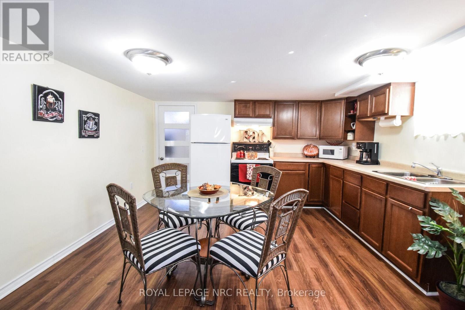 5367 Kitchener Street, Niagara Falls, Ontario  L2G 1B6 - Photo 41 - X12470099