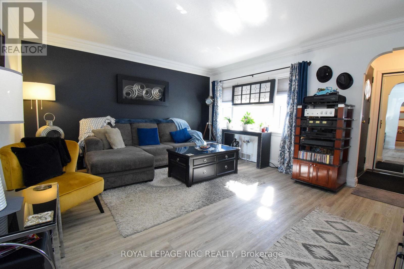 5367 Kitchener Street, Niagara Falls, Ontario  L2G 1B6 - Photo 6 - X12470099