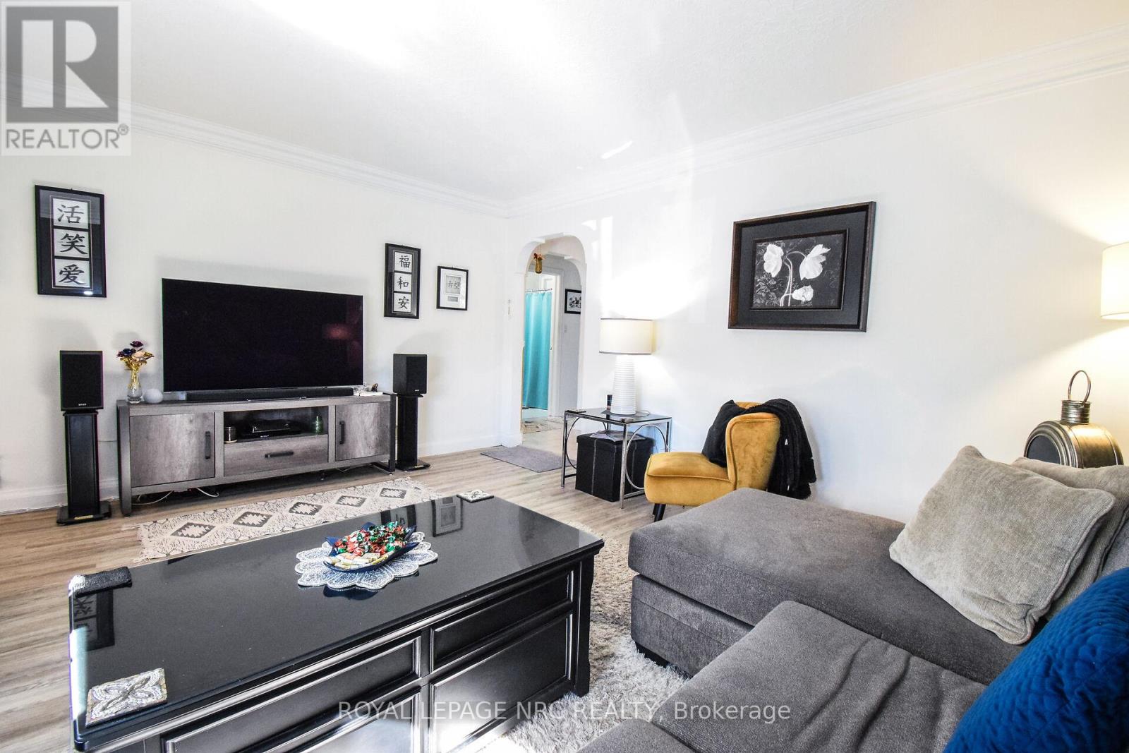 5367 Kitchener Street, Niagara Falls, Ontario  L2G 1B6 - Photo 8 - X12470099