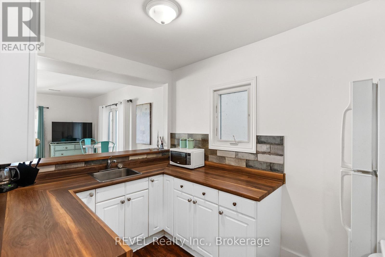 3819 Terrace Lane, Fort Erie, Ontario  L0S 1B0 - Photo 11 - X12472347