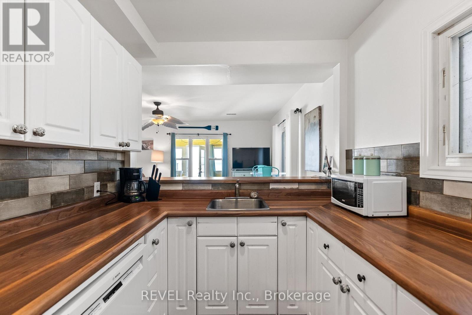 3819 Terrace Lane, Fort Erie, Ontario  L0S 1B0 - Photo 12 - X12472347