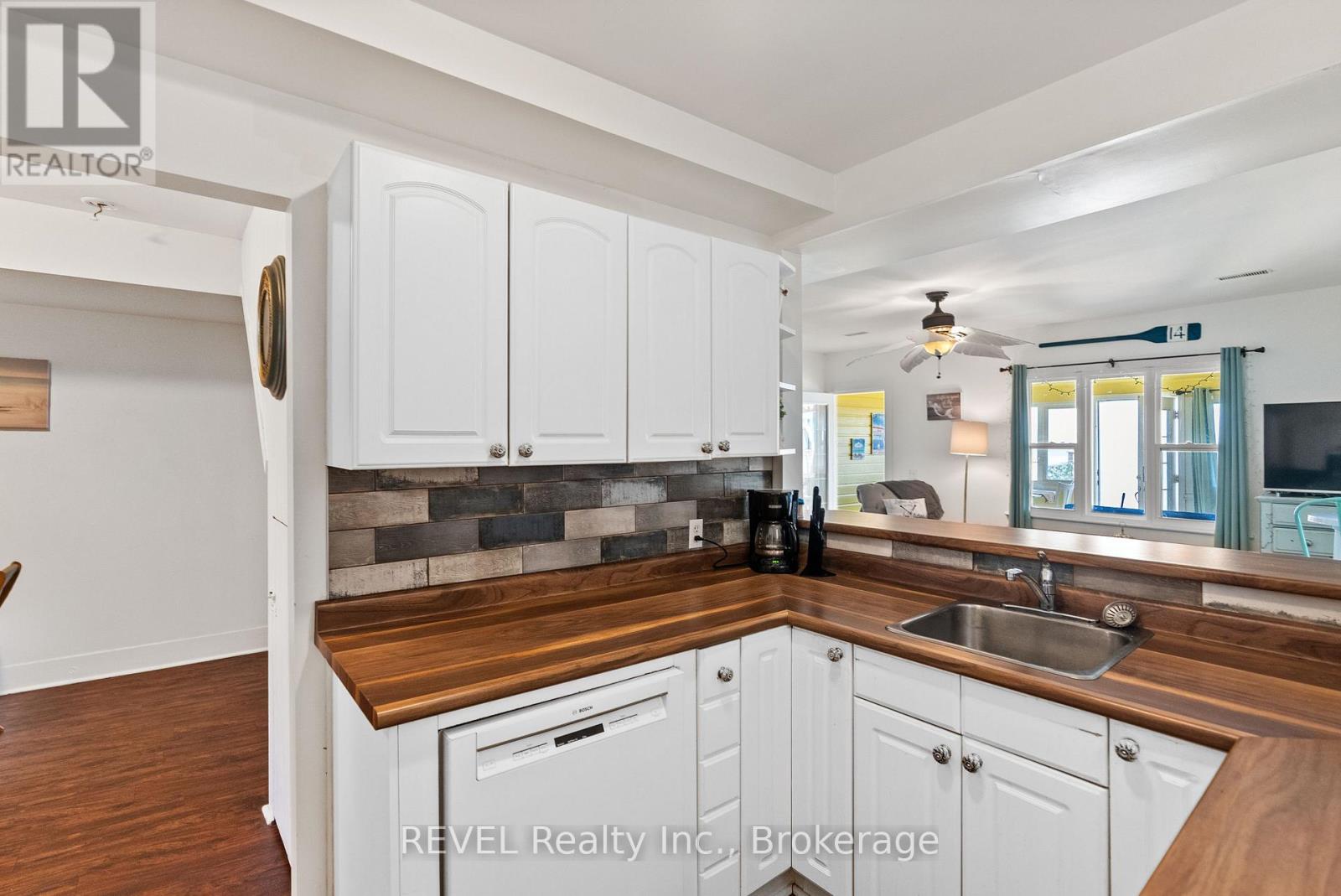 3819 Terrace Lane, Fort Erie, Ontario  L0S 1B0 - Photo 13 - X12472347