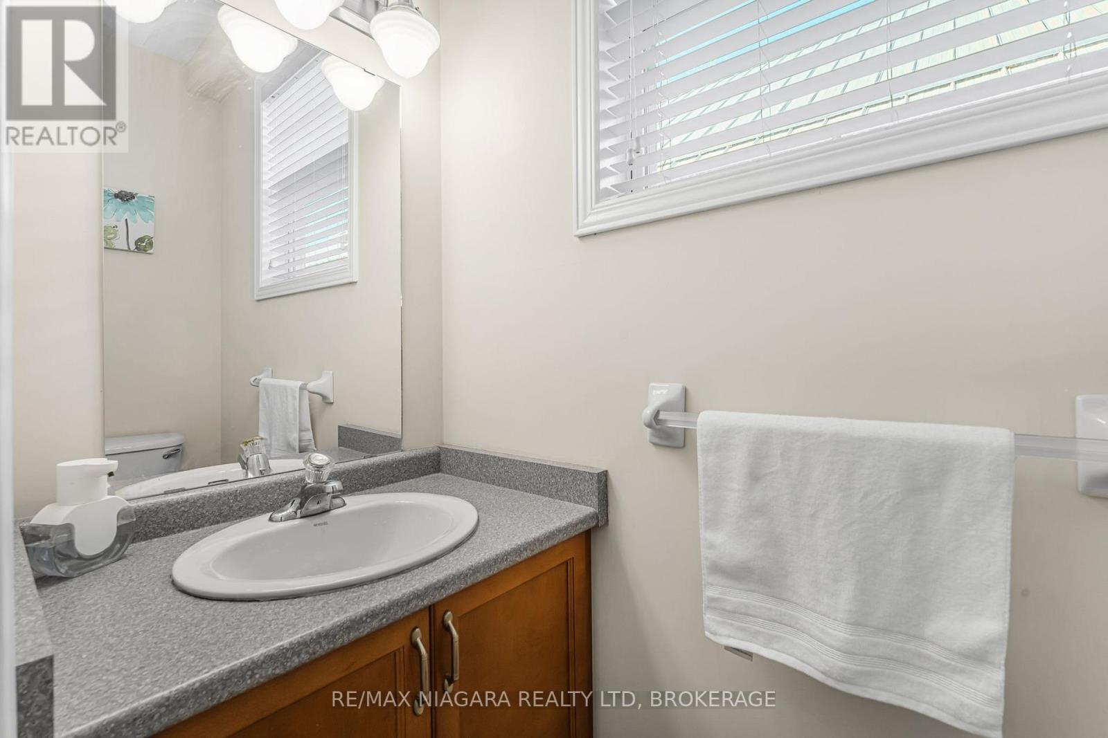 750 Lakeshore Road, Fort Erie, Ontario  L2A 0B4 - Photo 13 - X12474162