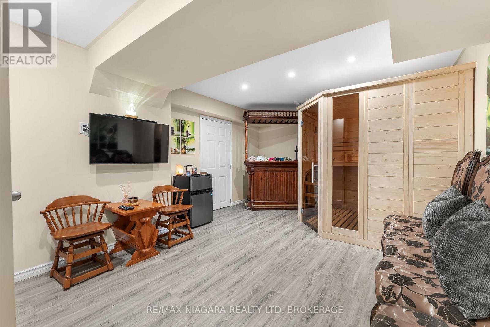 750 Lakeshore Road, Fort Erie, Ontario  L2A 0B4 - Photo 24 - X12474162