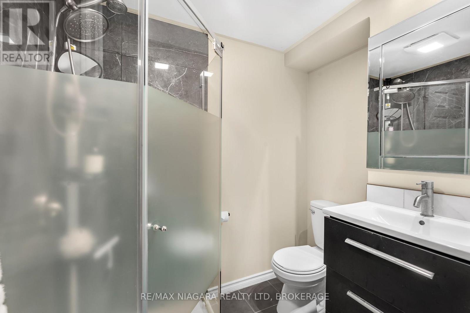 750 Lakeshore Road, Fort Erie, Ontario  L2A 0B4 - Photo 26 - X12474162