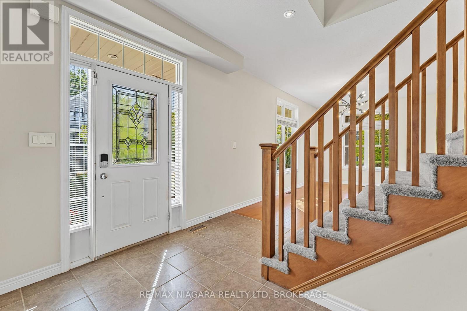 750 Lakeshore Road, Fort Erie, Ontario  L2A 0B4 - Photo 4 - X12474162