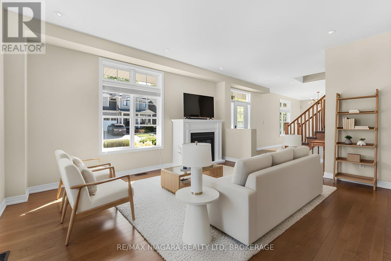 750 Lakeshore Road, Fort Erie, Ontario  L2A 0B4 - Photo 5 - X12474162