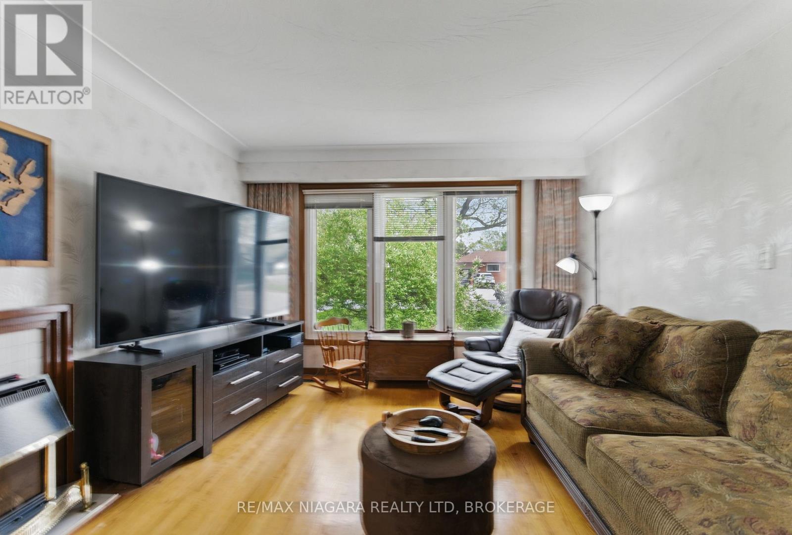 84 Regent Drive, St. Catharines, Ontario  L2M 3L7 - Photo 17 - X12476505