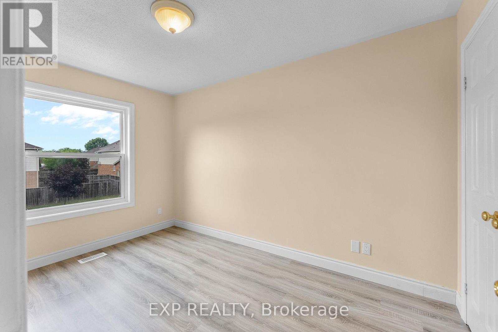 38 Natalie Court, Thorold, Ontario  L2V 5C6 - Photo 13 - X12476574