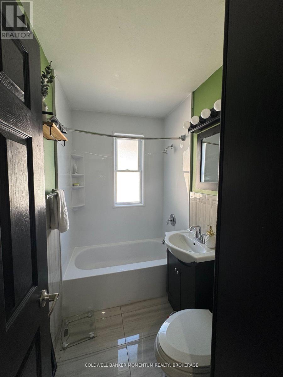 16 Princess Street, St. Catharines, Ontario  L2P 2P9 - Photo 14 - X12478369