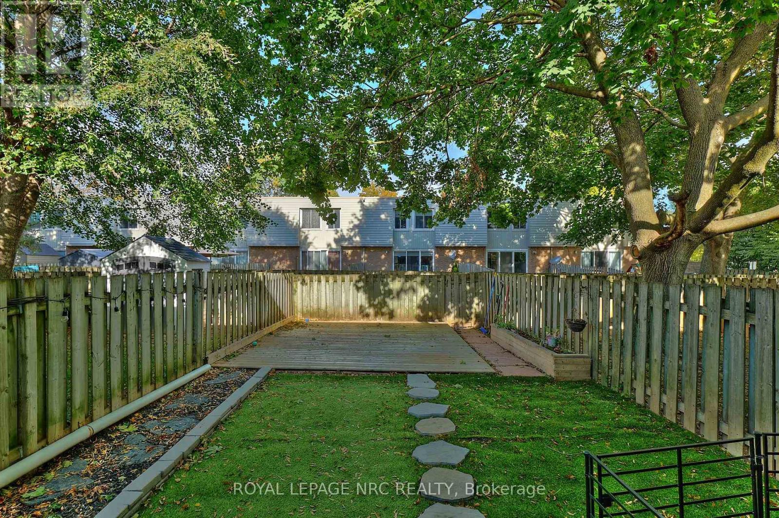 164 - 17 Old Pine Trail, St. Catharines, Ontario  L2M 6P9 - Photo 2 - X12480153