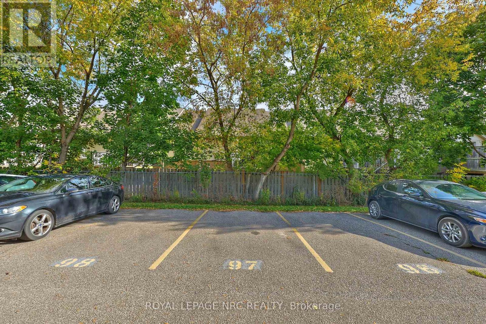 164 - 17 Old Pine Trail, St. Catharines, Ontario  L2M 6P9 - Photo 21 - X12480153