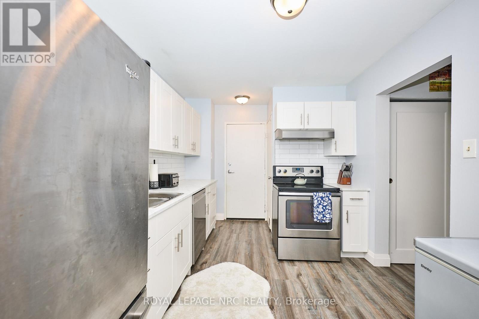 164 - 17 Old Pine Trail, St. Catharines, Ontario  L2M 6P9 - Photo 8 - X12480153