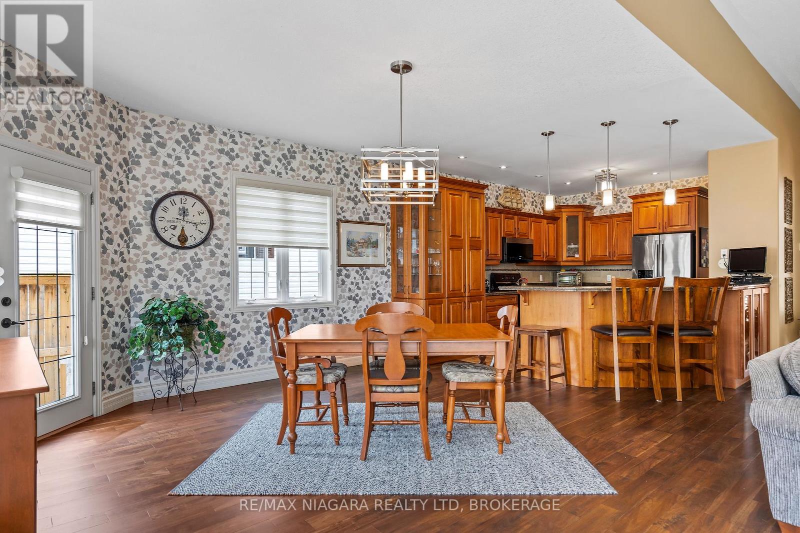 47 Rosemount Avenue, Port Colborne, Ontario  L3K 5P8 - Photo 13 - X12480273