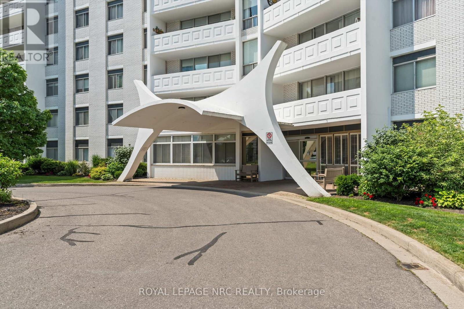 1202 - 15 Towering Heights Boulevard, St. Catharines, Ontario  L2T 3G7 - Photo 39 - X12483499
