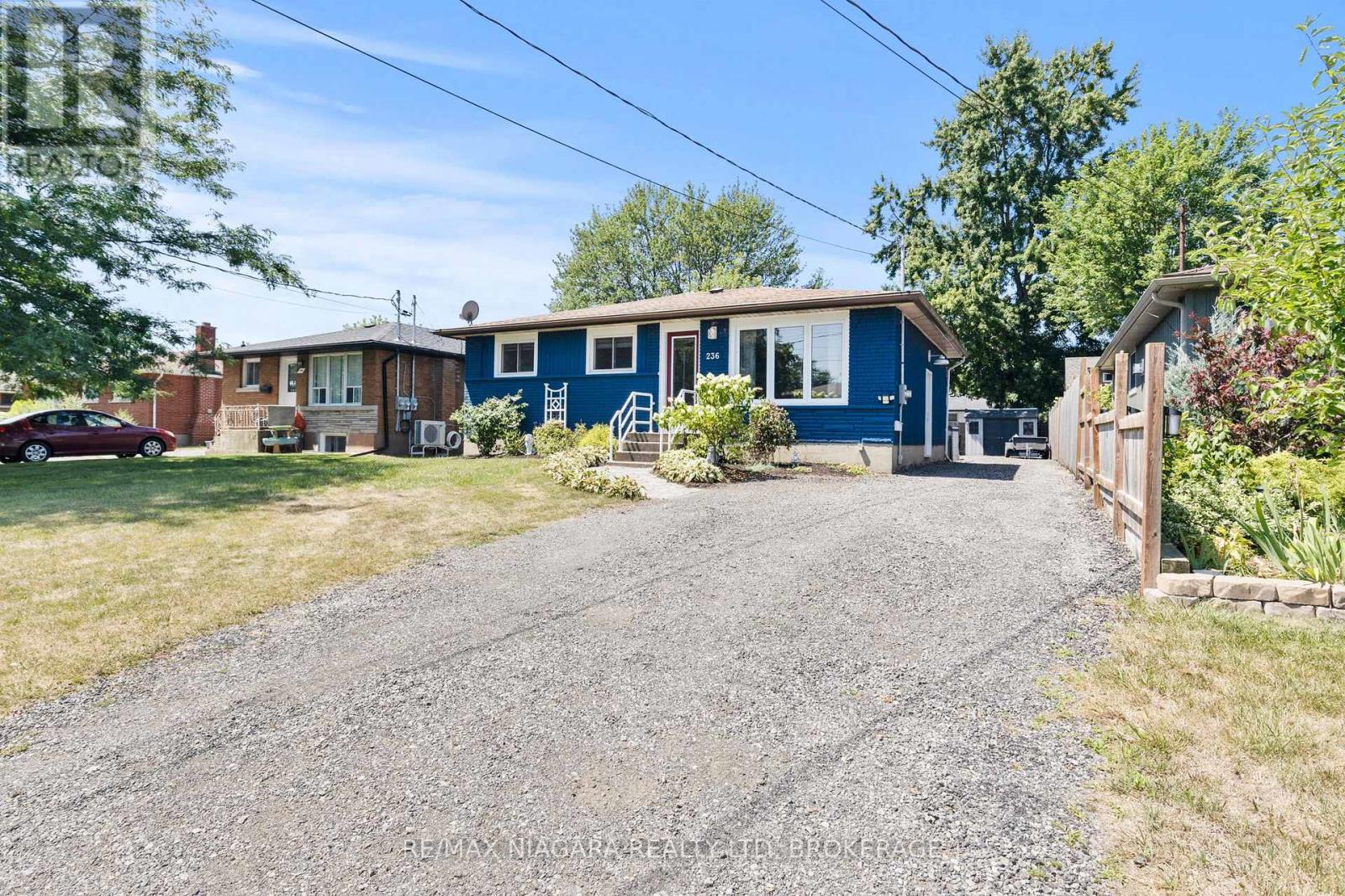 236 Cutress Avenue, Welland, Ontario  L3C 2S8 - Photo 2 - X12483547