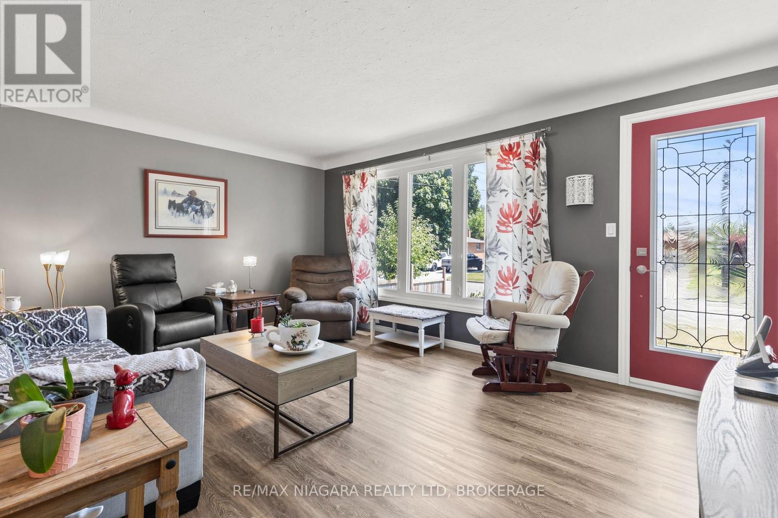 236 Cutress Avenue, Welland, Ontario  L3C 2S8 - Photo 6 - X12483547