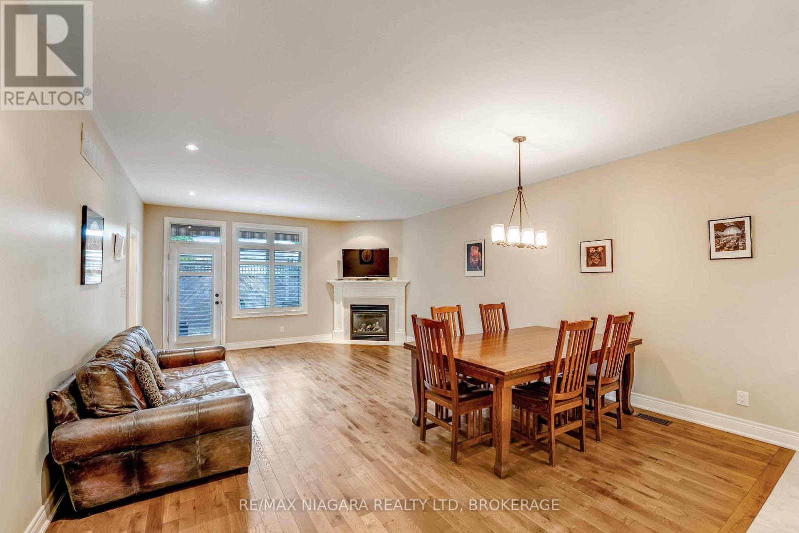 24 Emerald Common, St. Catharines, Ontario  L2M 0A7 - Photo 7 - X12483562