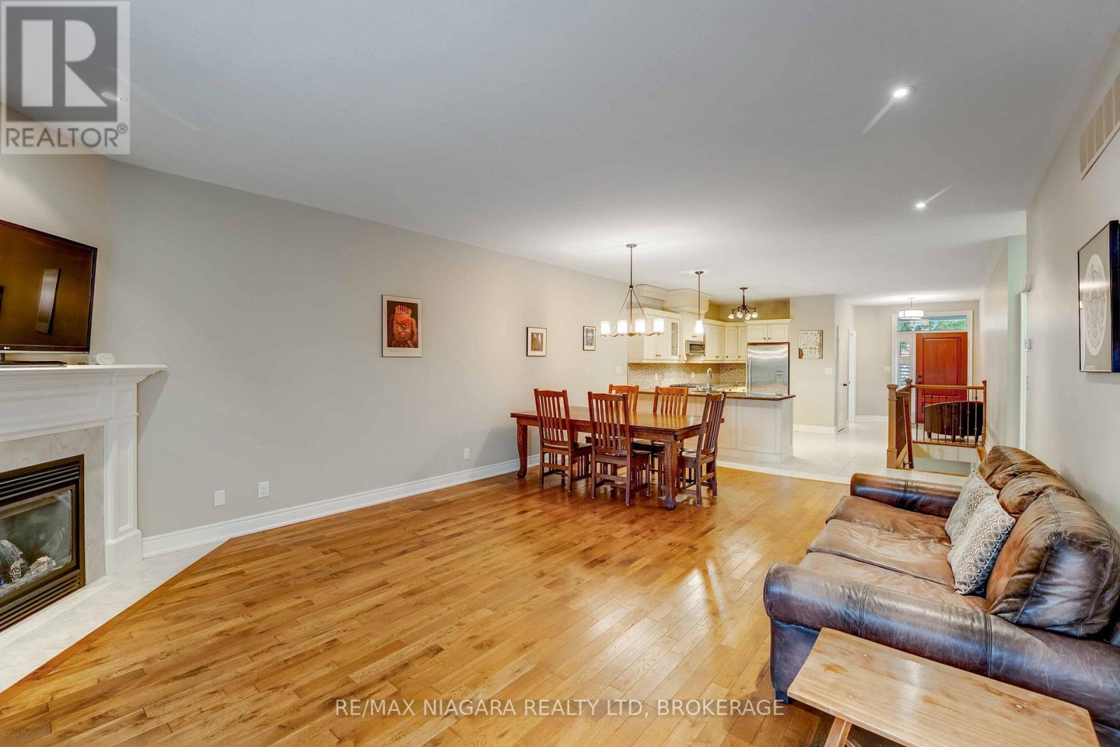 24 Emerald Common, St. Catharines, Ontario  L2M 0A7 - Photo 9 - X12483562