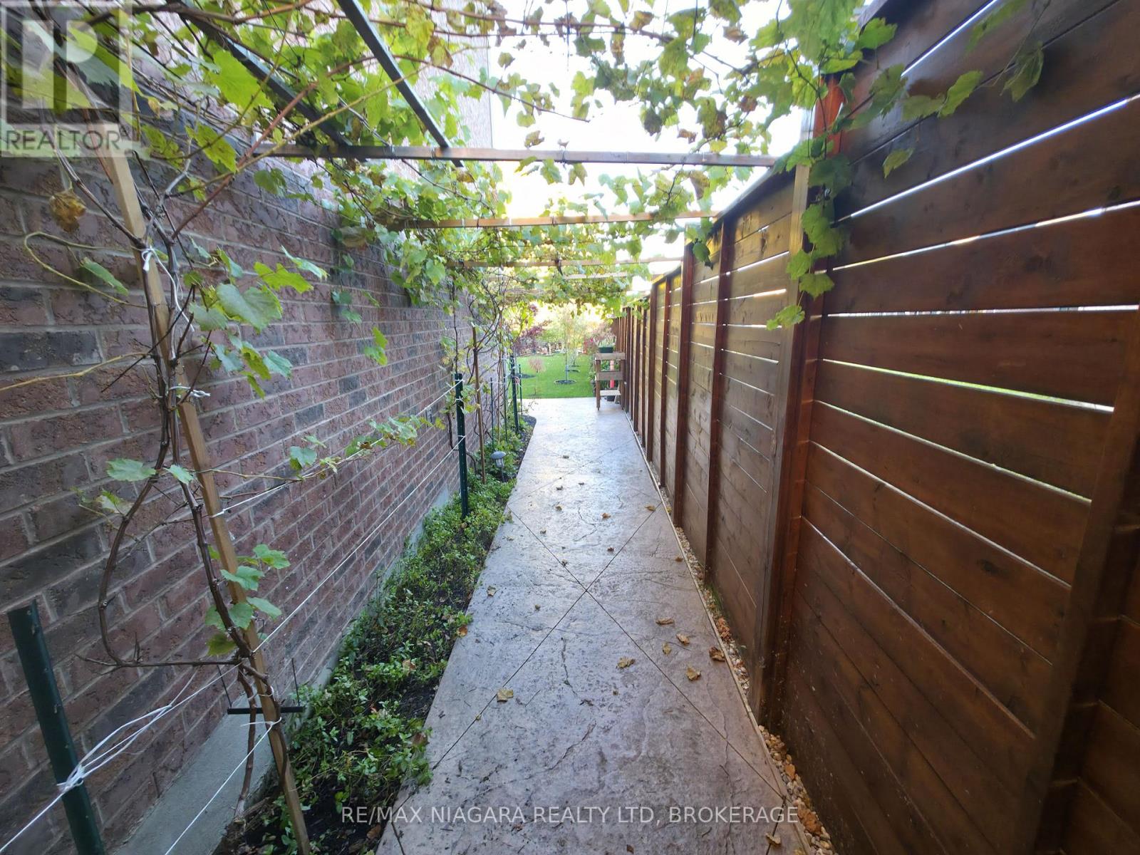 Lower - 7879 Buckeye Crescent, Niagara Falls, Ontario  L2H 0P1 - Photo 22 - X12484273