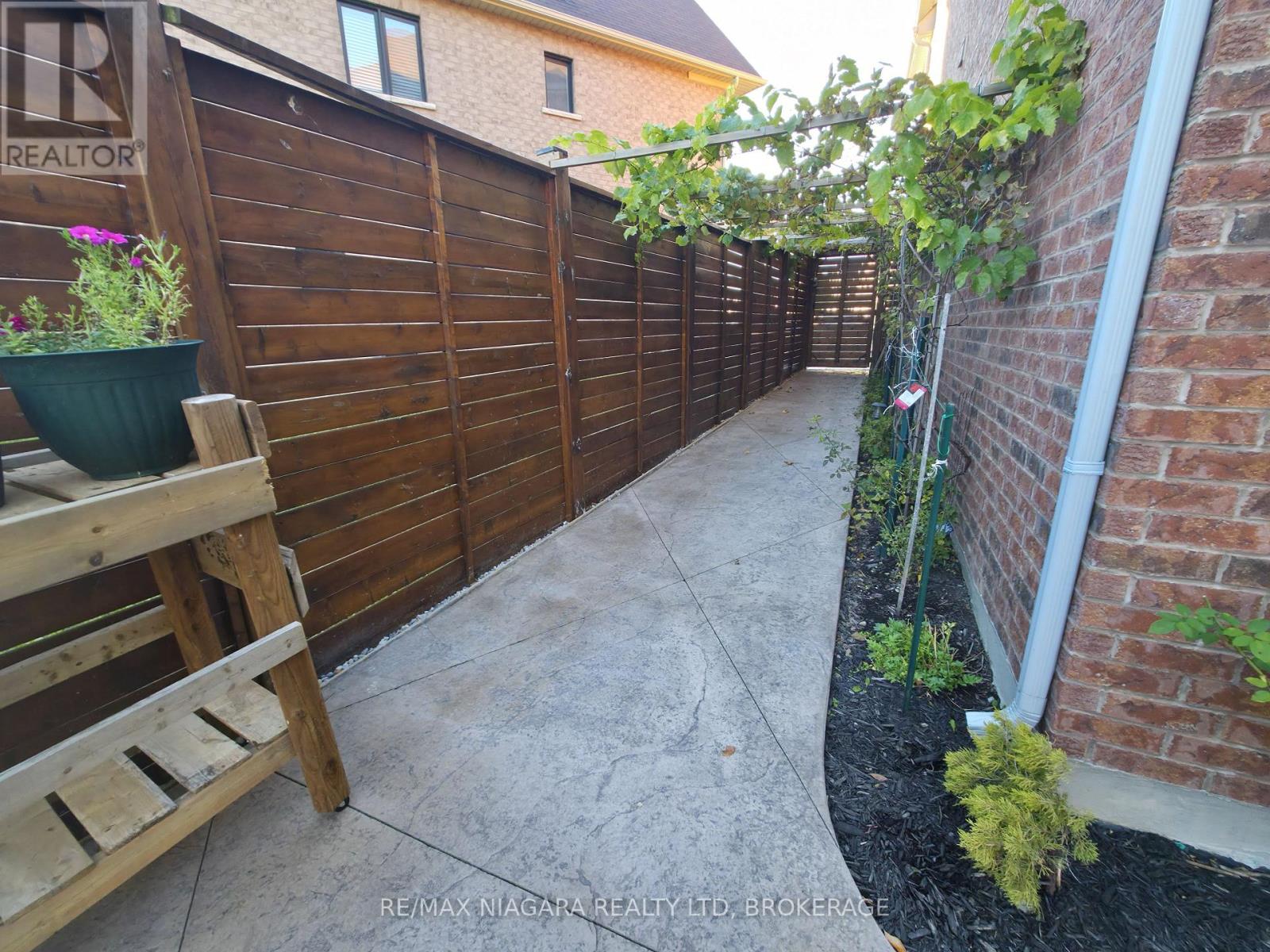 Lower - 7879 Buckeye Crescent, Niagara Falls, Ontario  L2H 0P1 - Photo 23 - X12484273