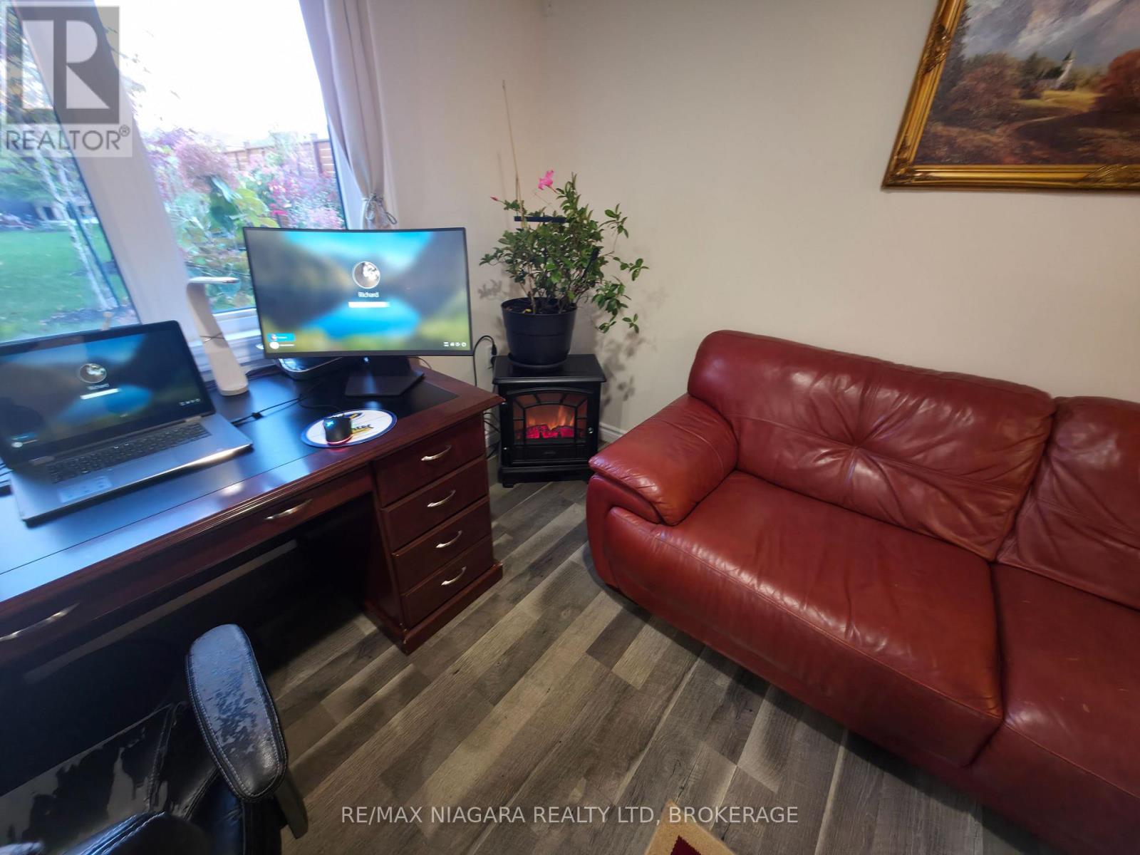 Lower - 7879 Buckeye Crescent, Niagara Falls, Ontario  L2H 0P1 - Photo 3 - X12484273