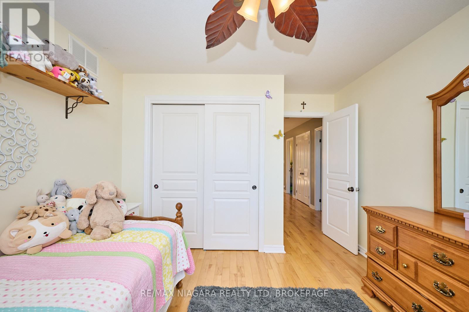 690 Brian Street, Fort Erie, Ontario  L2A 6W2 - Photo 39 - X12485388