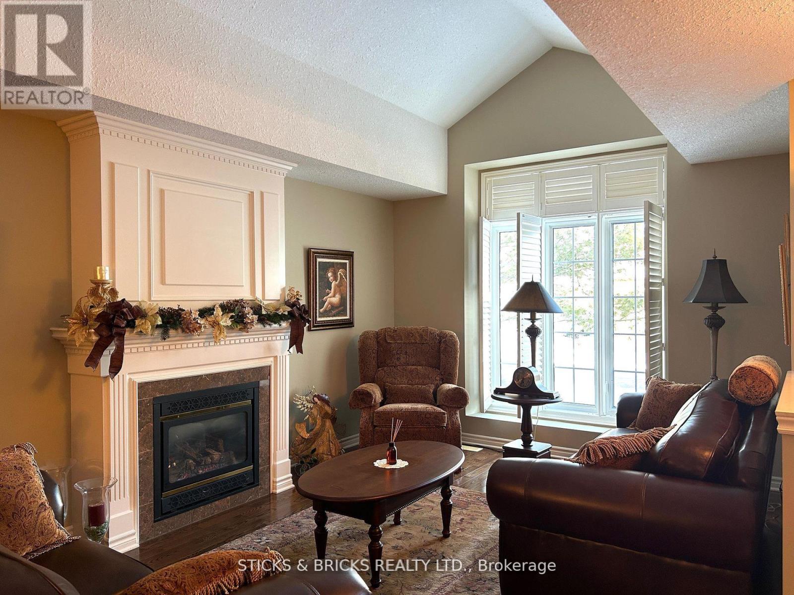 12 - 3241 Montrose Road, Niagara Falls, Ontario  L2H 3L3 - Photo 5 - X12485858