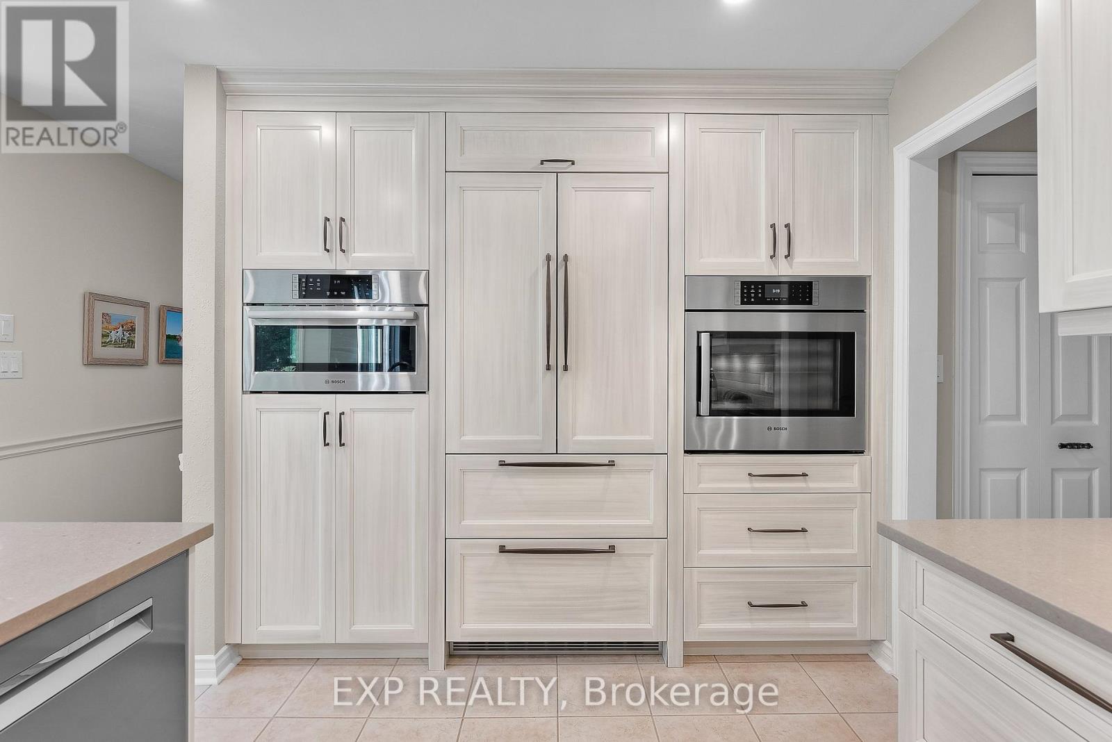 6748 January Drive, Niagara Falls, Ontario  L2J 4J4 - Photo 11 - X12496302