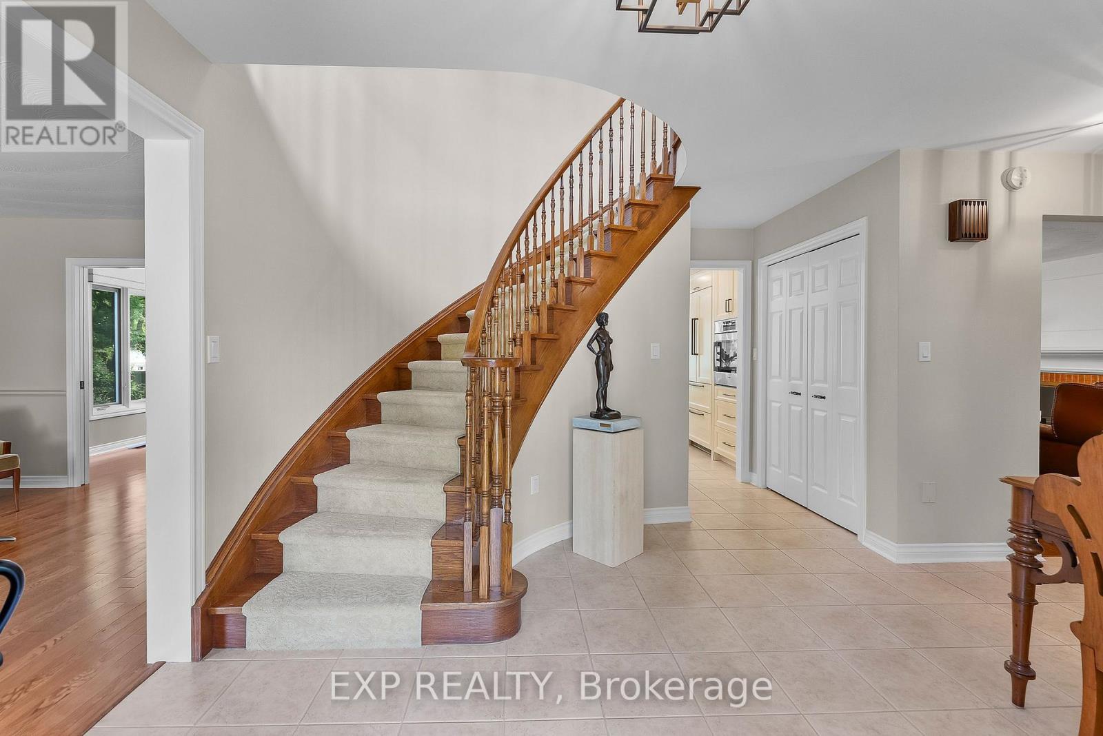 6748 January Drive, Niagara Falls, Ontario  L2J 4J4 - Photo 6 - X12496302