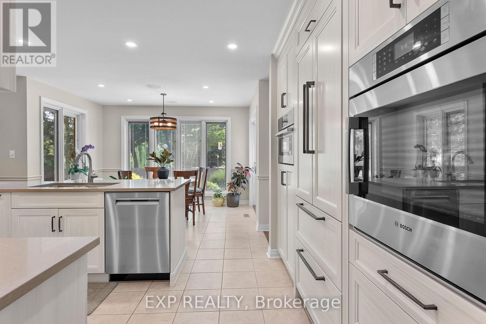 6748 January Drive, Niagara Falls, Ontario  L2J 4J4 - Photo 8 - X12496302