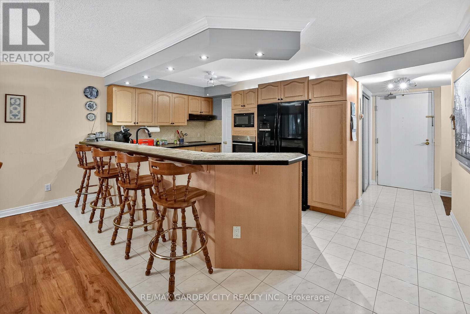 201 - 70 Main Street, St. Catharines, Ontario  L2N 4T9 - Photo 5 - X12505630