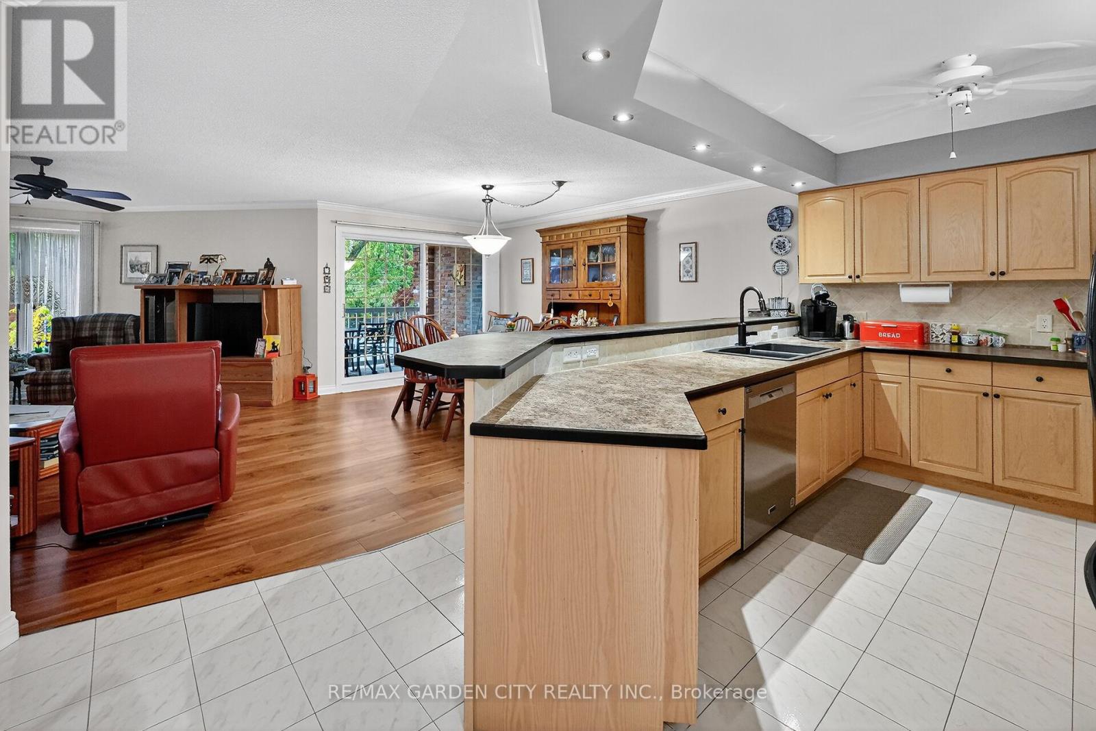 201 - 70 Main Street, St. Catharines, Ontario  L2N 4T9 - Photo 7 - X12505630