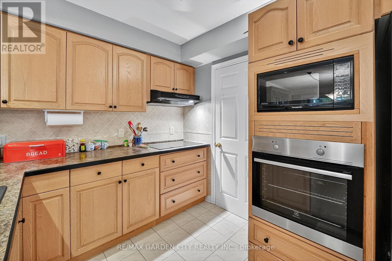 201 - 70 Main Street, St. Catharines, Ontario  L2N 4T9 - Photo 8 - X12505630