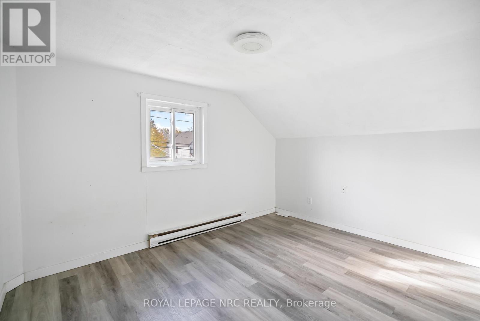 210 Phipps Street, Fort Erie, Ontario  L2A 2V5 - Photo 8 - X12509828