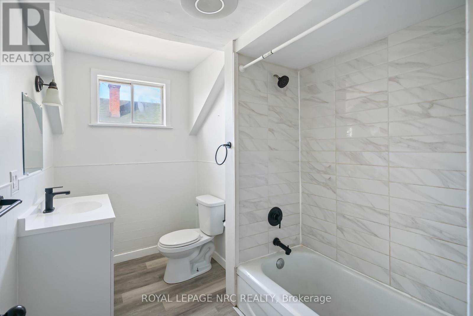 210 Phipps Street, Fort Erie, Ontario  L2A 2V5 - Photo 9 - X12509828