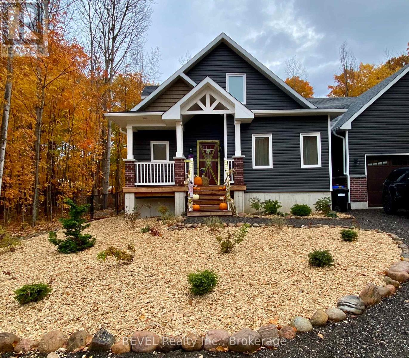 7 WAKUNDA CRESCENT, Tiny, Ontario