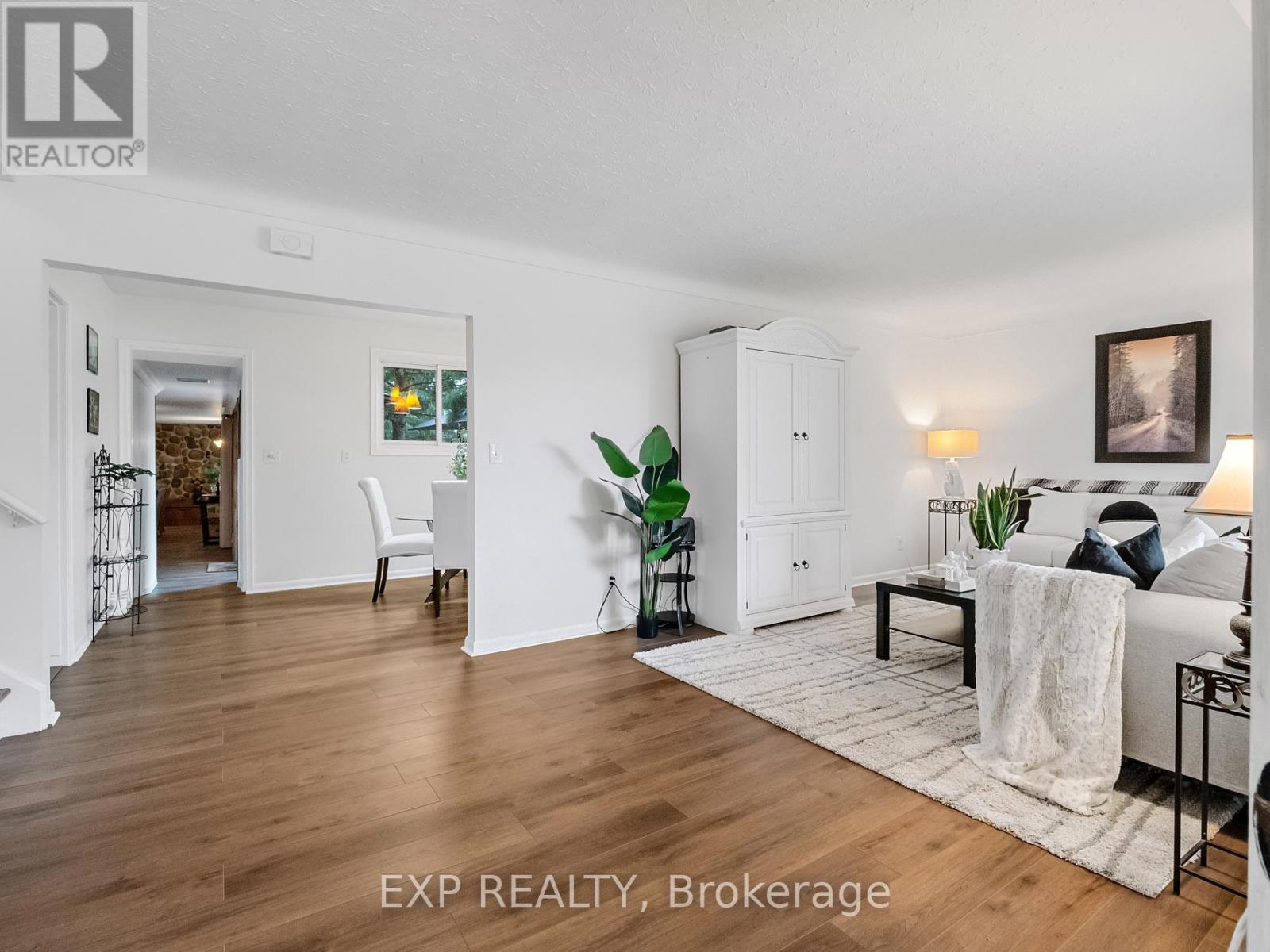 6711 Mcmicking Street, Niagara Falls, Ontario  L2J 1X5 - Photo 5 - X12513518