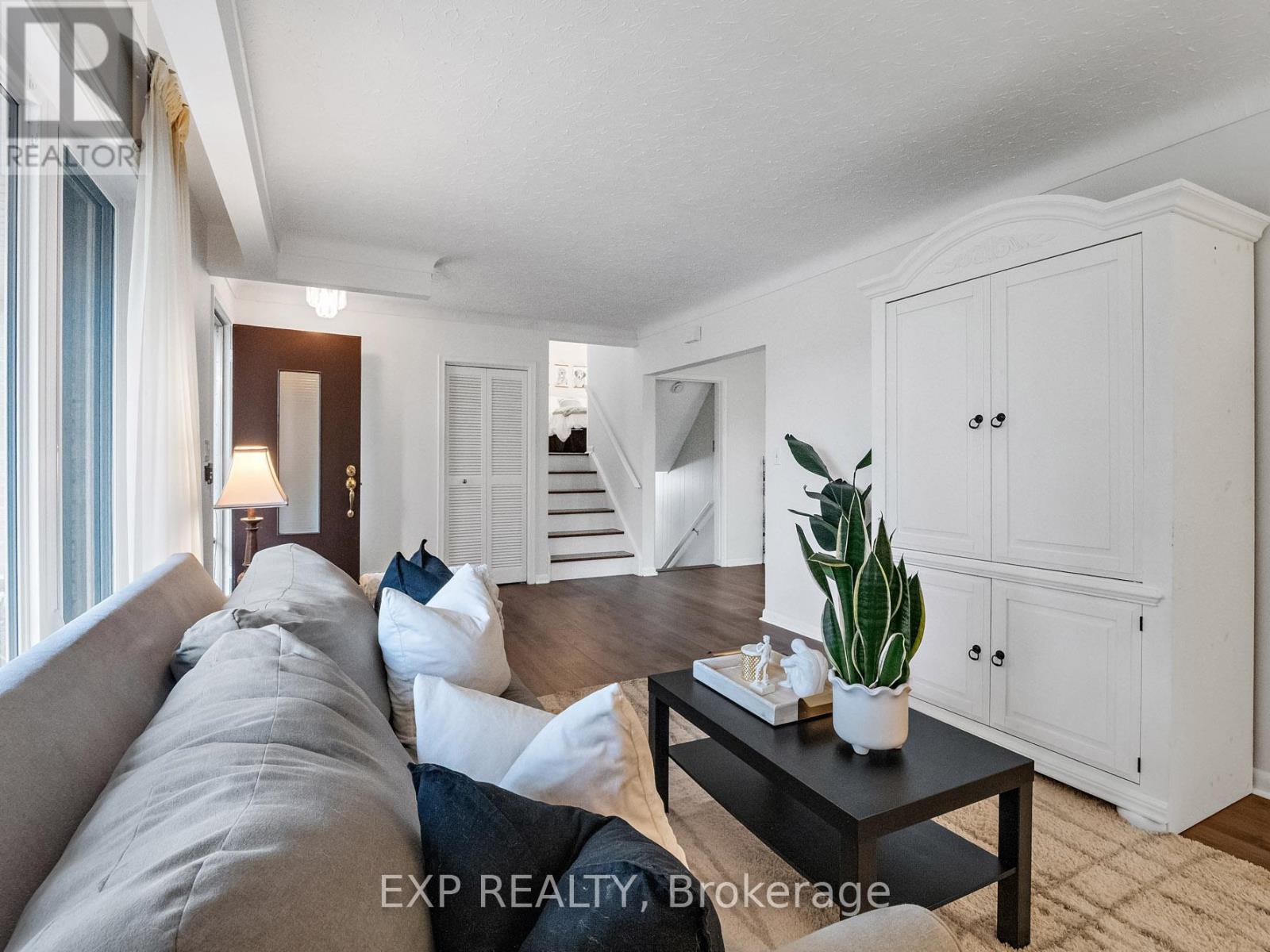 6711 Mcmicking Street, Niagara Falls, Ontario  L2J 1X5 - Photo 7 - X12513518