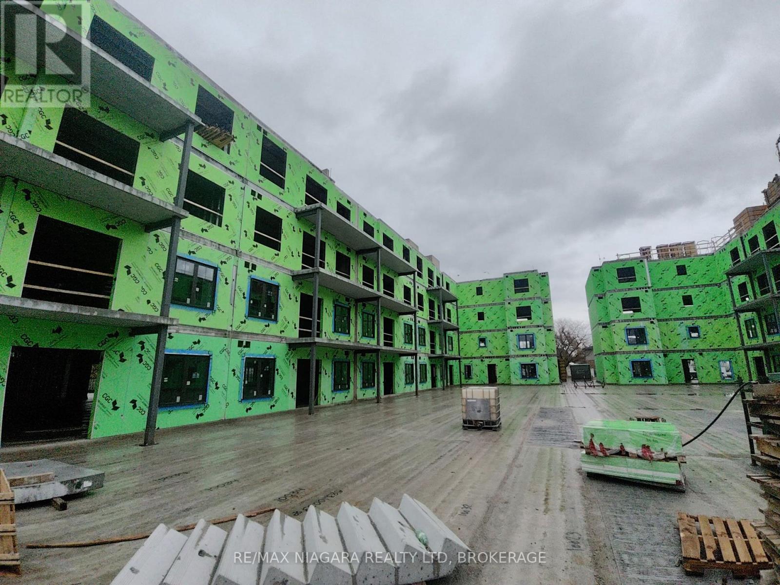 102a - 1024 Vansickle Road N, St. Catharines, Ontario  L2S 2X3 - Photo 13 - X12520064